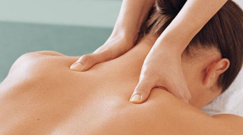 Nackenmassage mit Osteochondose
